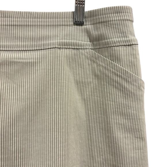 MARIO SERRANI Light Green and White Striped Skort, Size XXL - Picture 5 of 8
